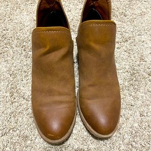 Universal Thread Boots Nora cut out ankle size 7.5